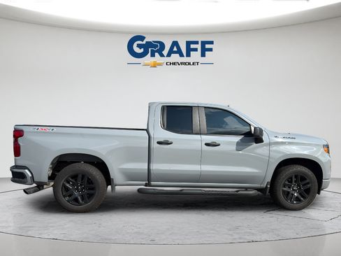 Used 2025 Chevrolet Silverado 1500 Custom w/ Turbomax Blackout Package AWD/4WD image 9