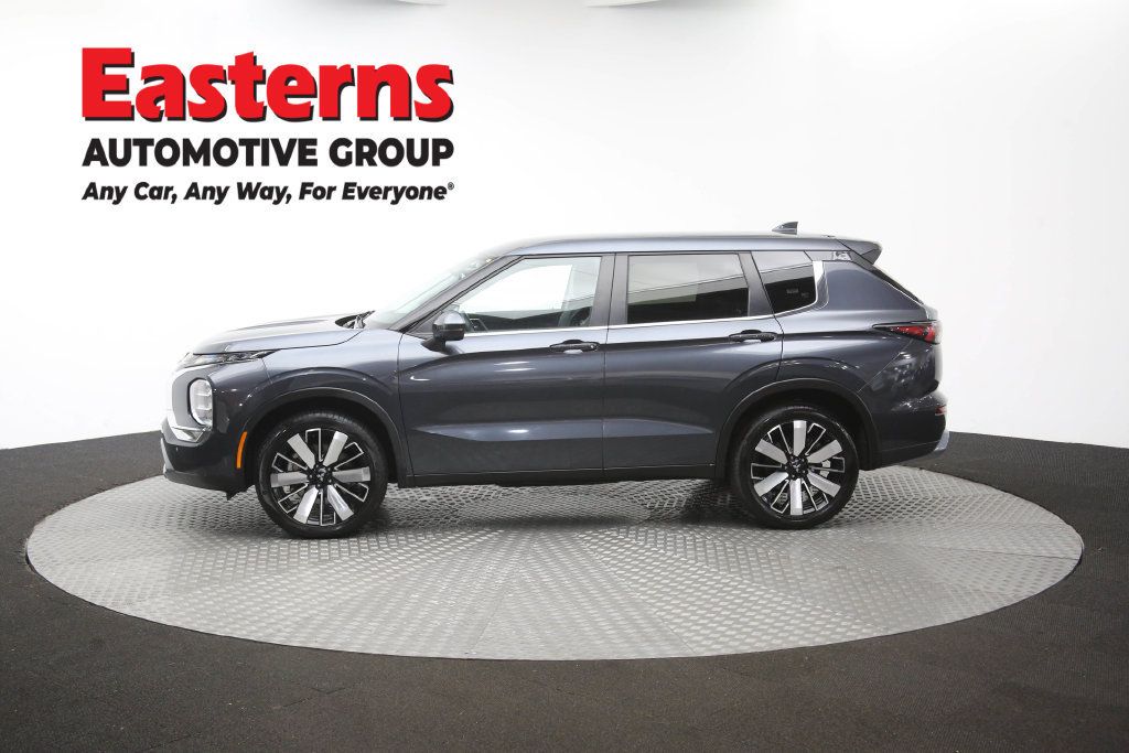 Used 2025 Mitsubishi Outlander SE FWD image 62