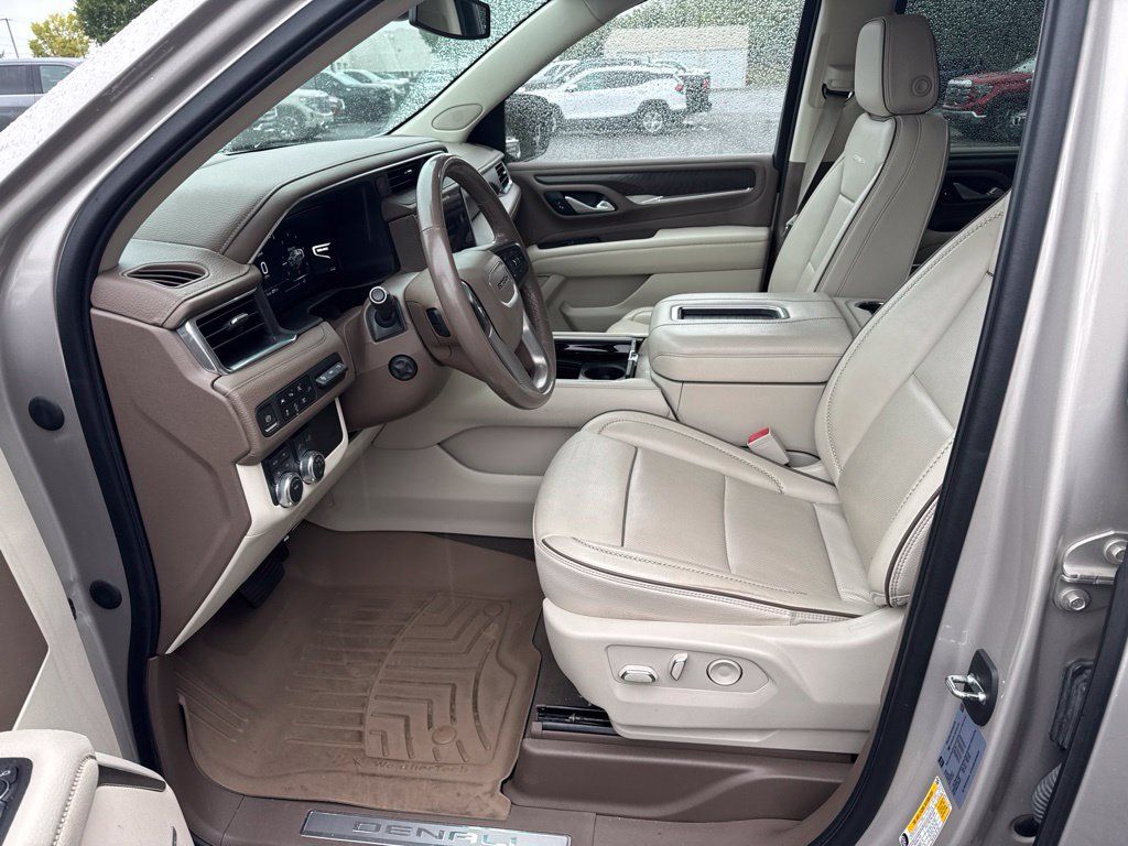Used 2022 GMC Yukon Denali AWD/4WD image 9