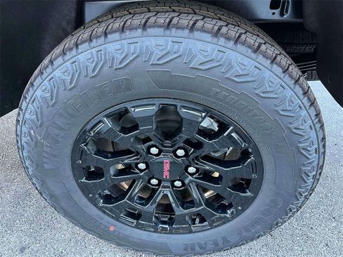 New 2026 GMC Canyon Elevation w/ Convenience Package image 12