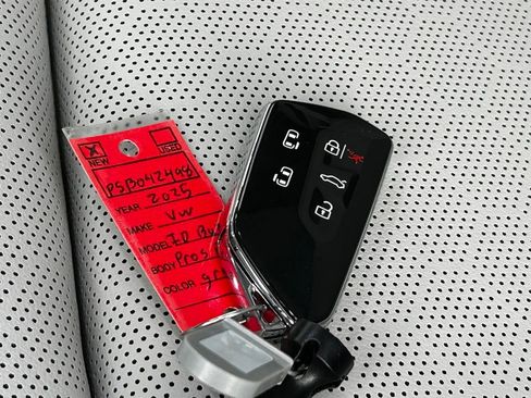 New 2025 Volkswagen ID. Buzz Pro S Plus image 44