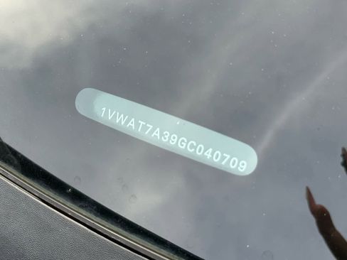 Used 2016 Volkswagen Passat 1.8T R-Line image 23