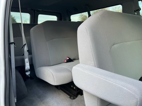 Used 2012 Ford E-350 and Econoline 350 XLT image 17