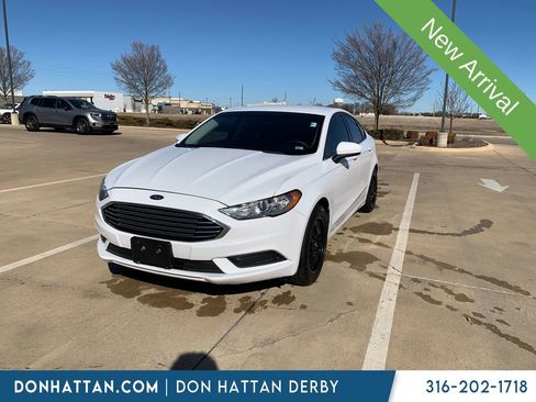 Used 2017 Ford Fusion SE image 1