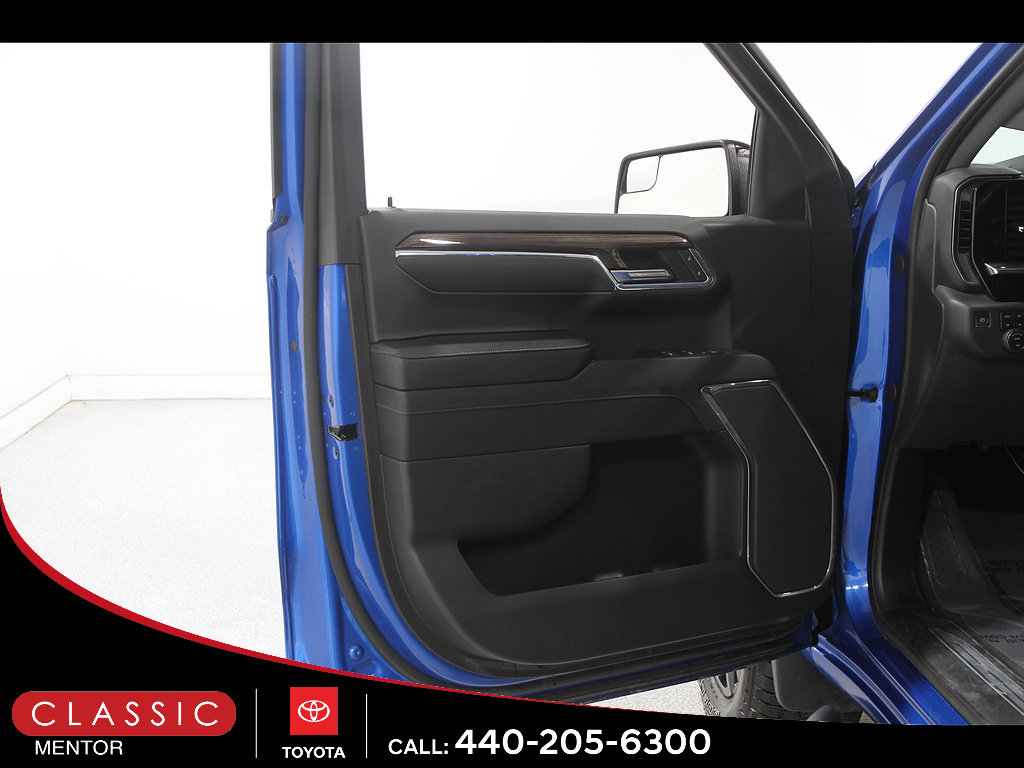 Used 2023 Chevrolet Silverado 1500 LT Trail Boss w/ Protection Package AWD/4WD image 4