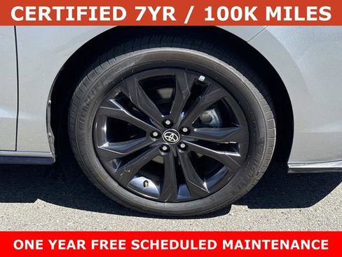 Used 2025 Toyota Sienna XSE FWD image 7