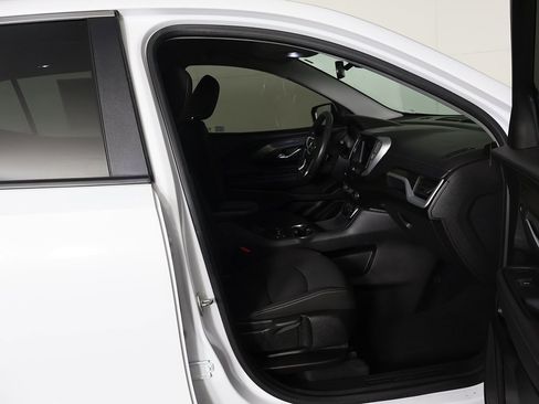 Used 2022 GMC Terrain SLE w/ Driver Convenience Package image 28