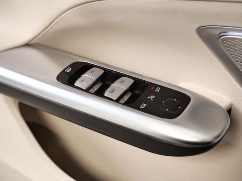 Certified 2022 Mercedes-Benz C 300 4MATIC Sedan image 32