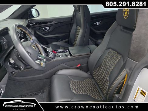Used 2022 Lamborghini Urus AWD/4WD image 38