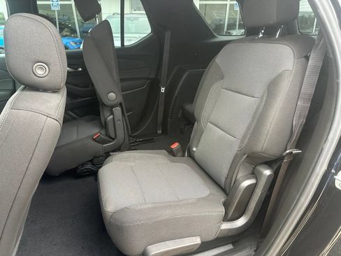 Used 2023 Chevrolet Traverse LT FWD image 15