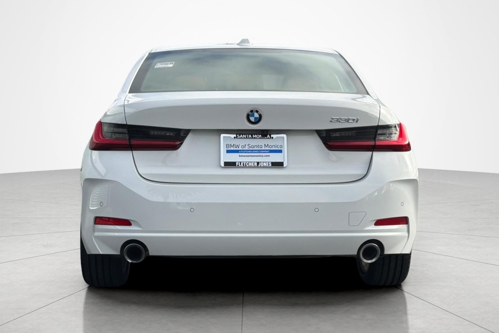 Used 2024 BMW 330i Sedan w/ Convenience Package RWD image 4