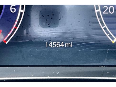 Used 2025 Jeep Grand Cherokee Altitude RWD image 21