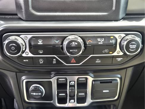 Used 2022 Jeep Wrangler Unlimited Sport AWD/4WD image 17