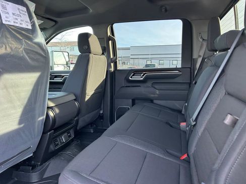 New 2026 GMC Sierra 2500 SLE image 8