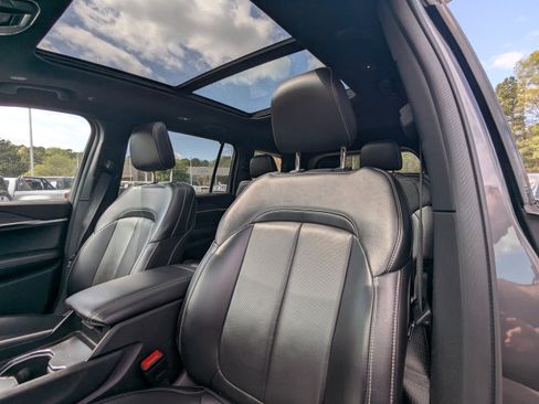 Used 2024 Jeep Grand Cherokee L Limited w/ Luxury Tech Group II image 10