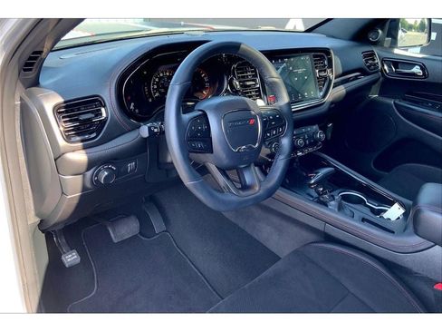 Used 2025 Dodge Durango GT AWD/4WD image 16