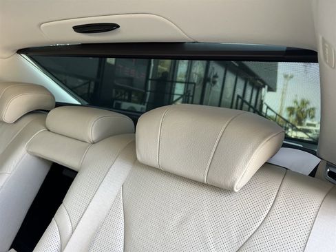 Used 2015 Mercedes-Benz S 550 Sedan image 15