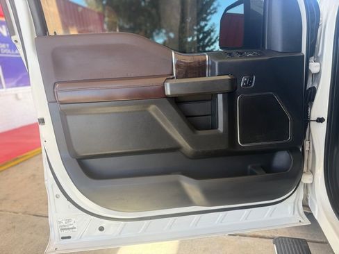 Used 2015 Ford F150 Platinum w/ Equipment Group 701A Luxury image 13