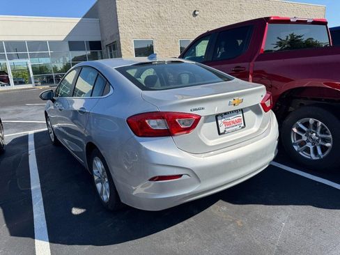 Used 2019 Chevrolet Cruze LT FWD image 4