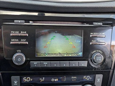 Used 2016 Nissan Rogue SV FWD image 15