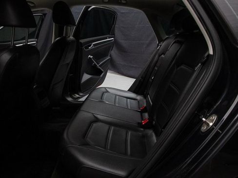 Used 2018 Volkswagen Passat 2.0T R-Line image 20