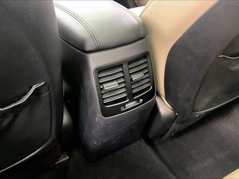 Used 2023 Hyundai Elantra SEL w/ Preferred Accessory Package FWD image 25