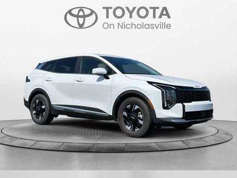 Used 2026 Kia Sportage LX FWD image 7