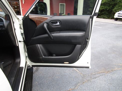 Used 2019 Nissan Armada Platinum w/ Captain's Chairs Package image 35