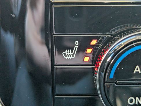 New 2026 Nissan Rogue Platinum image 19