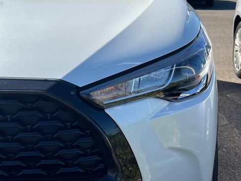 Certified 2024 Toyota Corolla Cross L image 11
