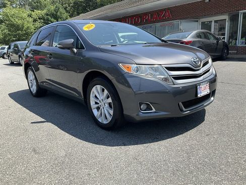 Used 2014 Toyota Venza LE FWD image 3