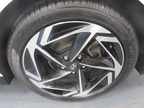 Used 2024 Hyundai Sonata SEL w/ Convenience Package FWD image 13