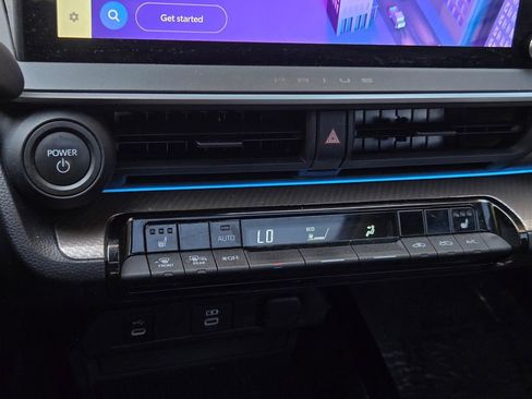Used 2024 Toyota Prius XLE FWD image 22