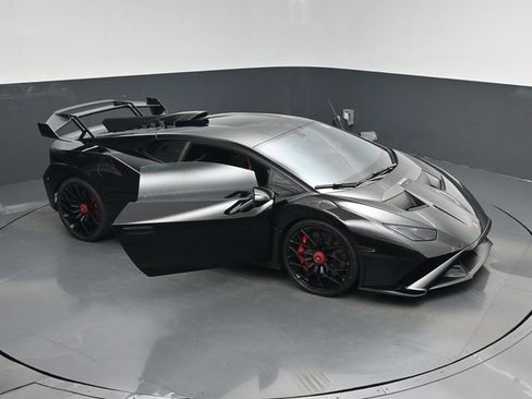 Used 2022 Lamborghini Huracan STO RWD image 19