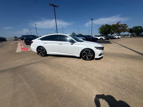 Used 2022 Honda Accord Sport image 2