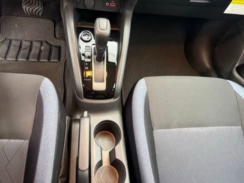 Used 2025 Nissan Versa SV w/ Trunk Package image 24