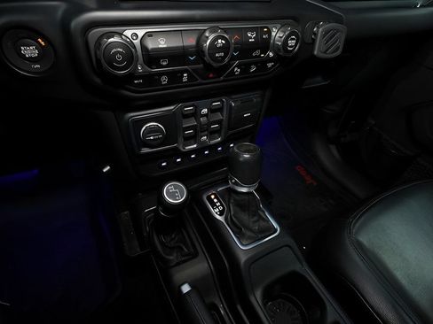 Used 2020 Jeep Wrangler Unlimited Sahara AWD/4WD image 39
