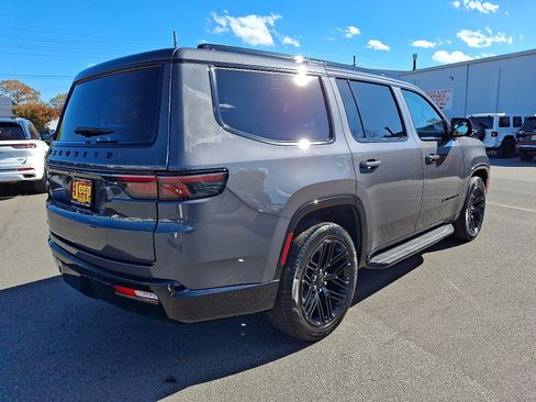 Used 2023 Jeep Wagoneer Series II image 6