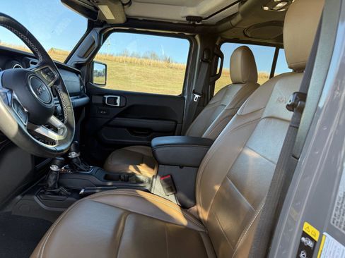Used 2023 Jeep Wrangler Sahara w/ Cold Weather Group image 10