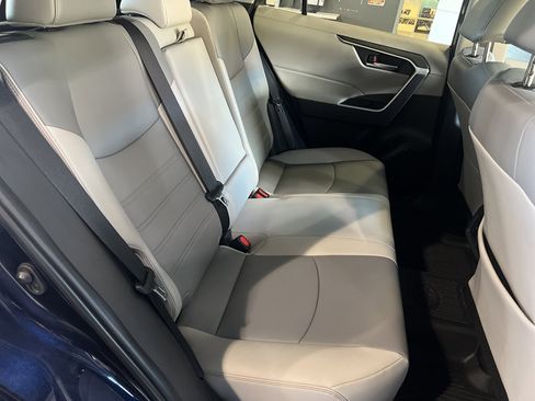 Used 2023 Toyota RAV4 XLE Premium image 20