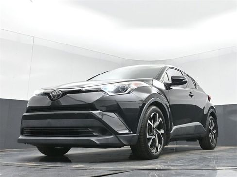 Used 2018 Toyota C-HR image 37