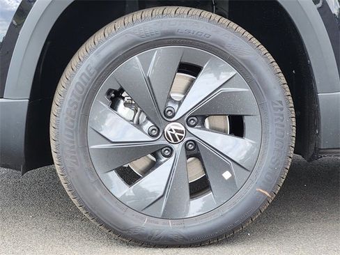 New 2025 Volkswagen Taos S image 10