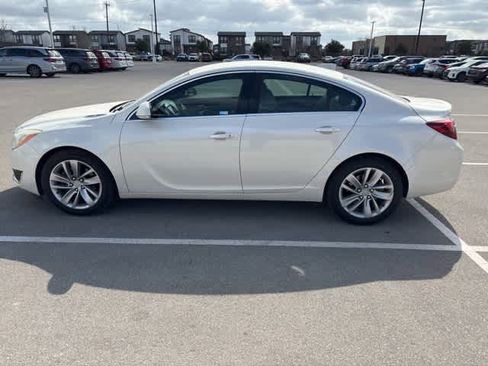 Used 2015 Buick Regal Premium image 2