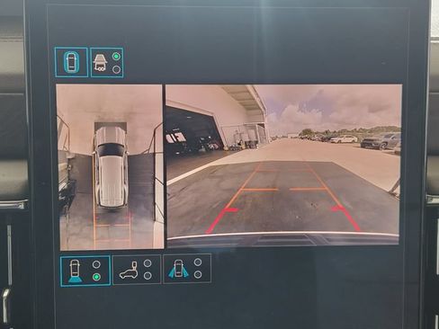Used 2025 GMC Yukon Denali w/ Sun & Power Step Package RWD image 16