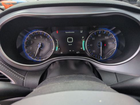 New 2026 Chrysler Pacifica Limited image 27