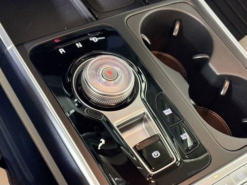 New 2026 Kia Carnival EX image 18