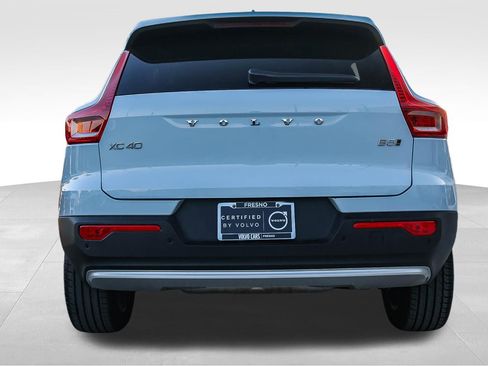 Used 2025 Volvo XC40 B5 Core AWD/4WD image 7