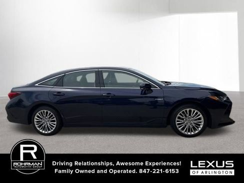 Used 2021 Toyota Avalon Limited w/ Advanced Safety Package FWD image 3