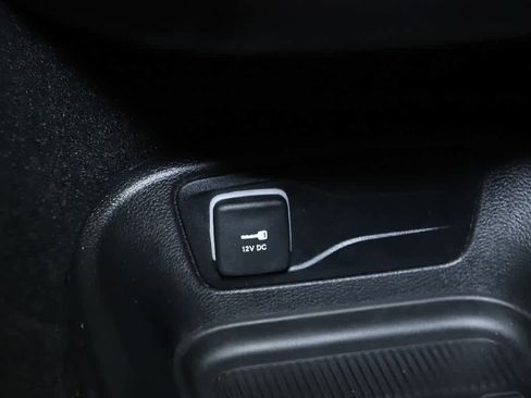 Used 2023 Chrysler Pacifica Touring-L w/ Uconnect Theater Family Group AWD/4WD image 29