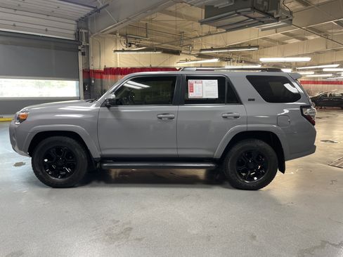 Used 2016 Toyota 4Runner SR5 image 7